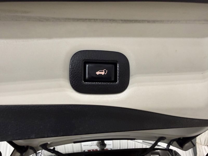 Used 2017 Nissan Rogue SLImage 6