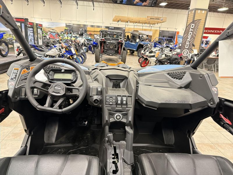 New 2026 Can-Am MAVERICK X3 MAX RS 72 T BL Image 23