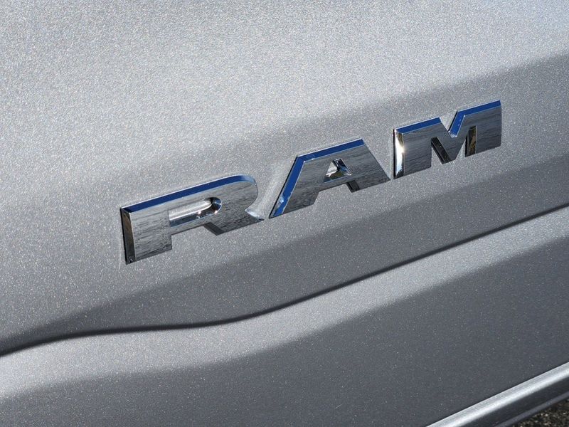 2024 RAM 1500 Laramie Crew Cab 4x4 5