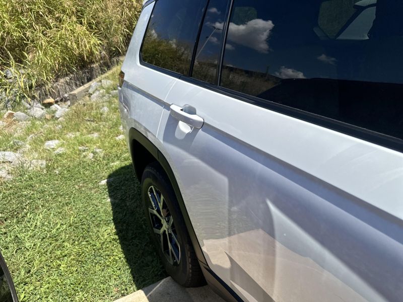 New 2025 Jeep Grand Cherokee L Limited 4x4Image 6