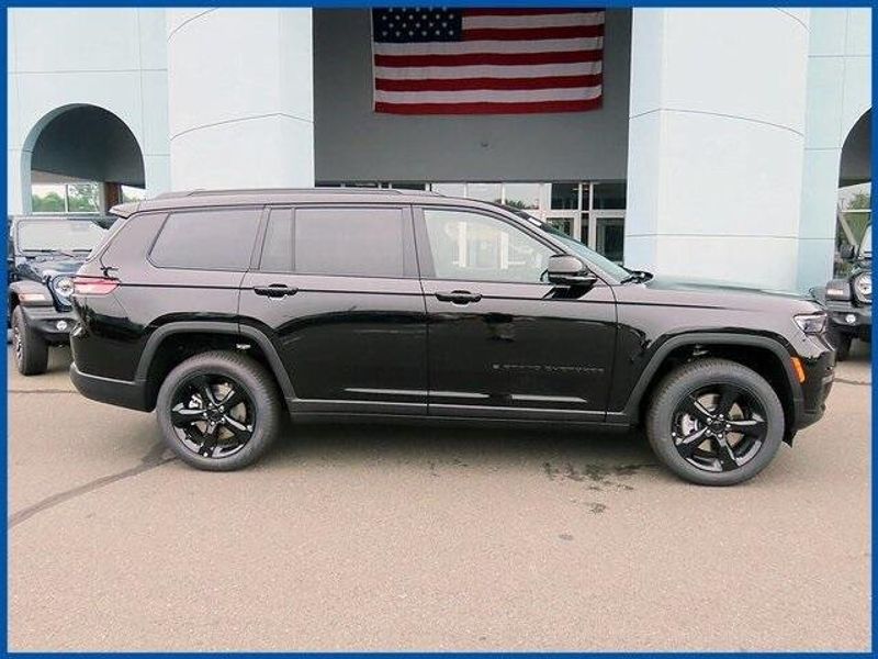2025 Jeep Grand Cherokee LimitedImage 2