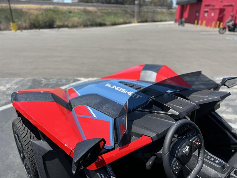 New 2025 Polaris SLINGSHOT SLR AUTODRIVE Image 10
