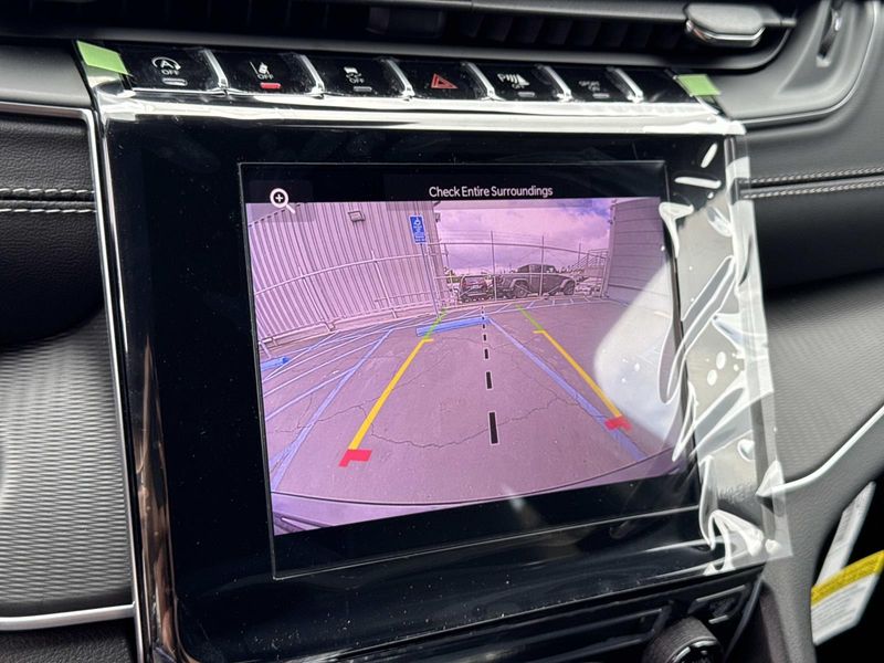New 2026 Jeep Grand Cherokee Laredo 4x2