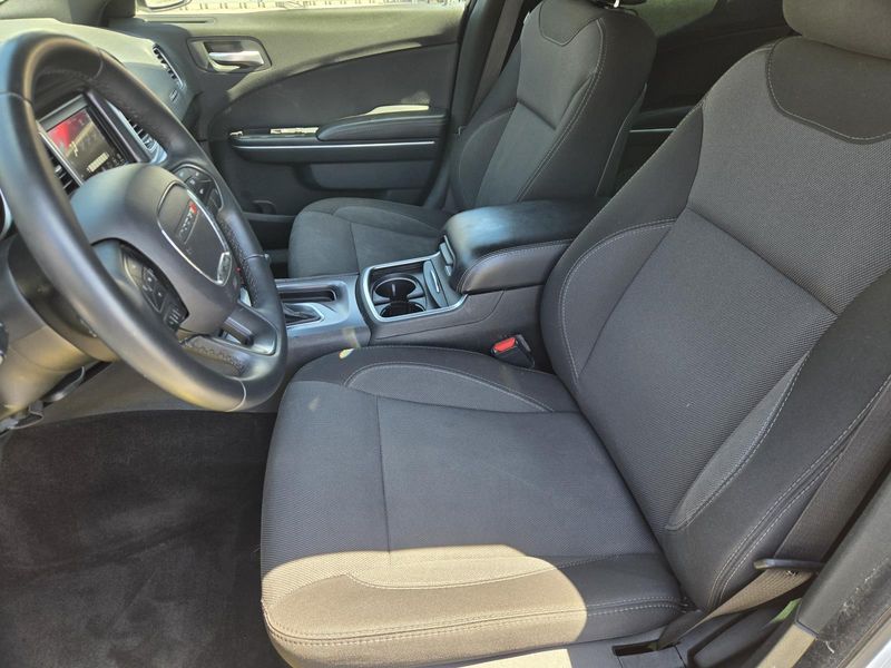 Used 2018 Dodge Charger SXT RWD