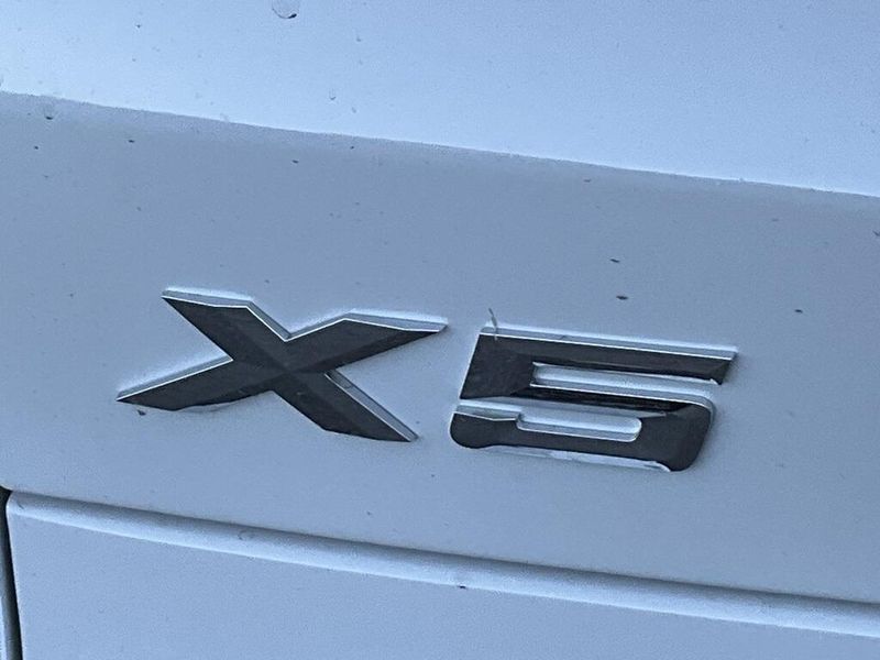 2025 BMW X5 xDrive50eImage 14
