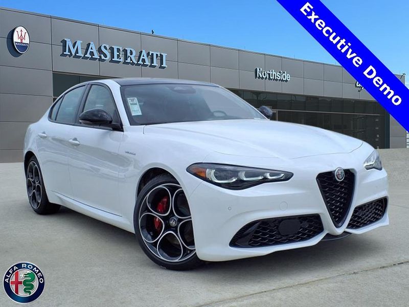 2025 Alfa Romeo Giulia VeloceImage 1