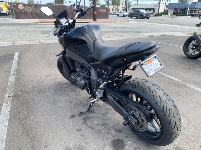 Used 2022 Yamaha MT-09 Image 16