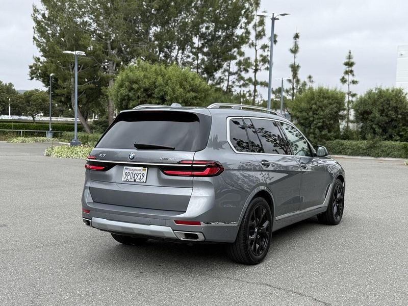2025 BMW X7 xDrive40iImage 6