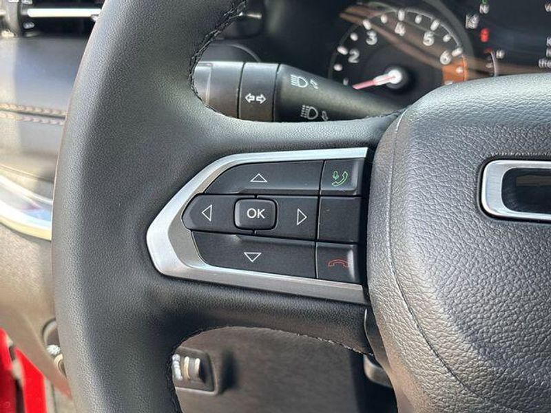 Used 2023 Jeep Compass (Red) EditionImage 22