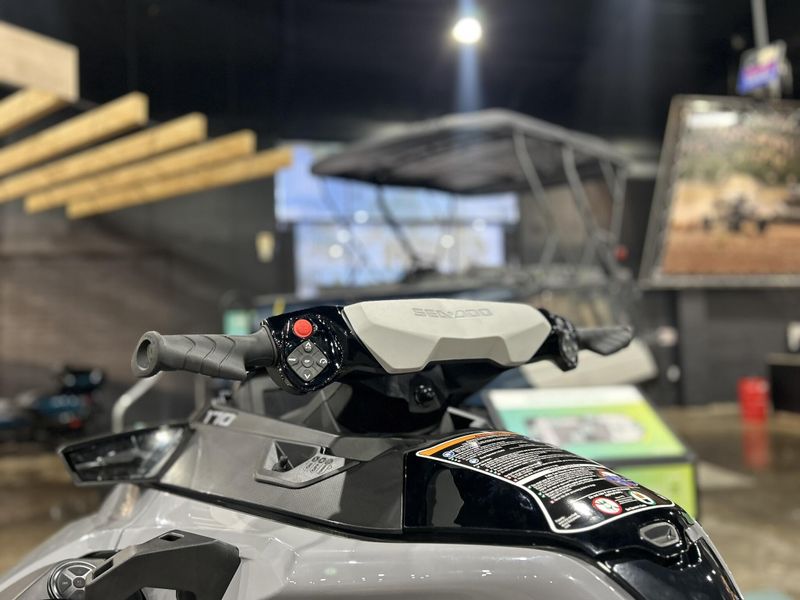 New 2025 Sea-Doo FISHPRO TROPHY 170 (SOUND SYSTEM) Image 10
