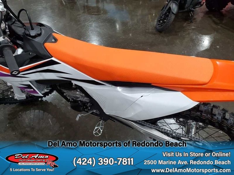 2024 KTM 450 SX-F  in a ORANGE exterior color. Del Amo Motorsports of Redondo Beach (424) 304-1660 delamomotorsports.com 