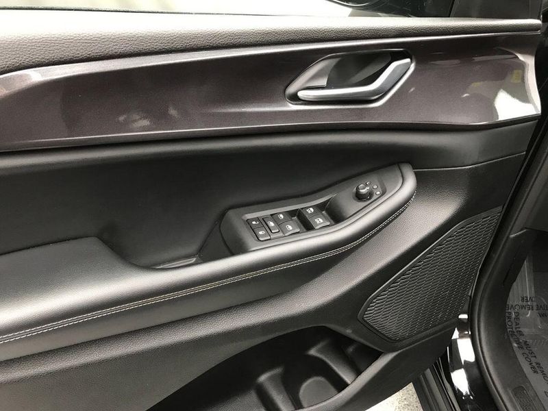 Used 2023 Jeep Grand Cherokee L AltitudeImage 3