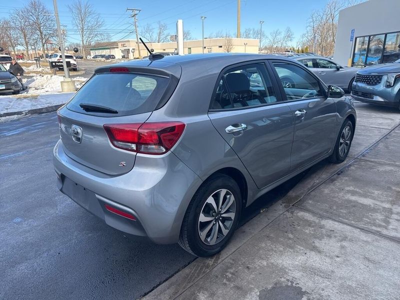 2021 Kia Rio 5-Door SImage 4