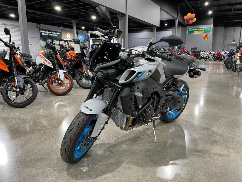 New 2025 Yamaha MT-10 Image 17