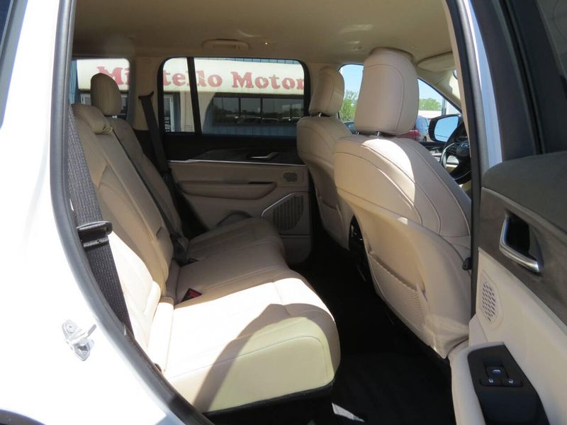 Used 2022 Jeep Grand Cherokee Limited 4x4 4dr SUV (midyear release)Image 22