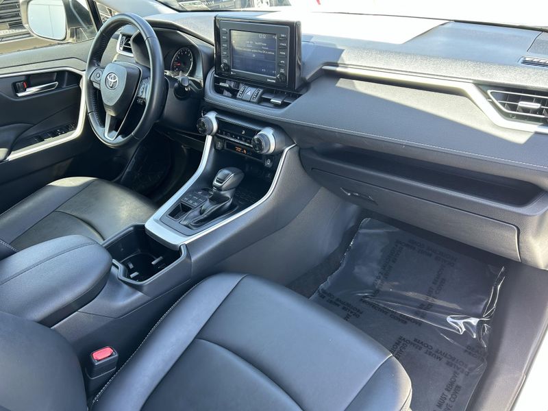 2022 Toyota RAV4 XLE PremiumImage 11