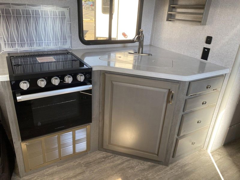 New 2025 DESERT FOX 27FS Image 11