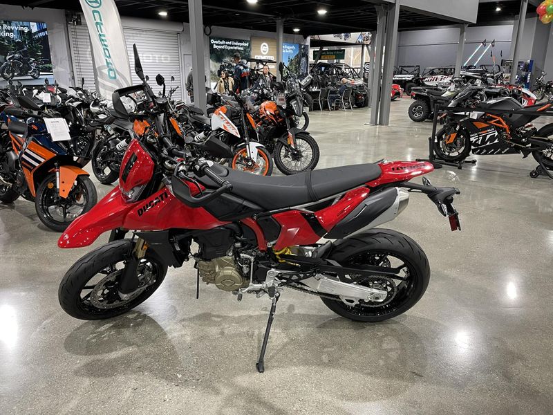 New 2025 Ducati HYPERMOTARD 698 Image 6
