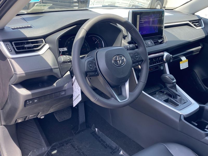 2025 Toyota RAV4 XLE PremiumImage 13