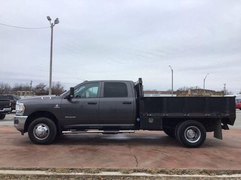 2021 RAM 3500 Chassis TradesmanImage 2