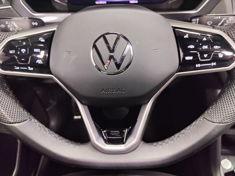 Used 2024 Volkswagen Tiguan AWD SEL R-Line w/Sunroof/NavImage 33