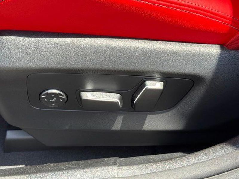 New 2026 BMW M5 BaseImage 18
