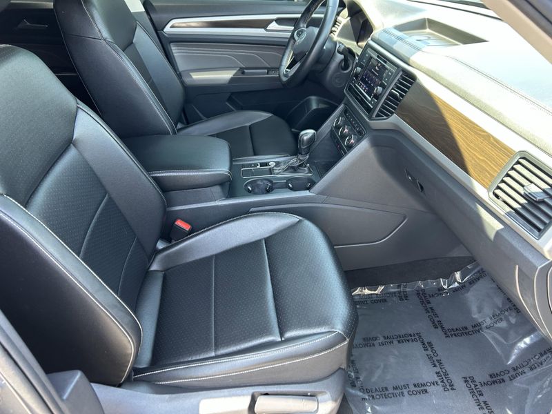 Used 2022 Volkswagen Atlas 2.0T SEImage 10