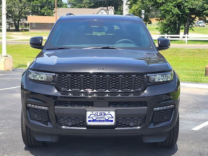 2025 Jeep Grand Cherokee L Limited 4x4Image 2