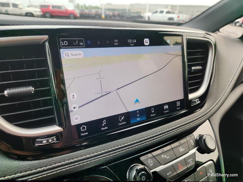 New 2027 Chrysler Pacifica Limited