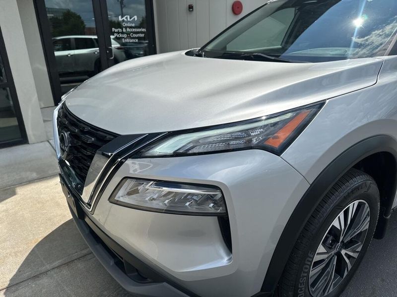 Used 2023 Nissan Rogue SVImage 10