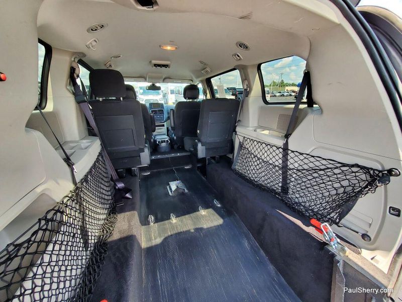 Used 2020 Dodge Grand Caravan SEImage 22