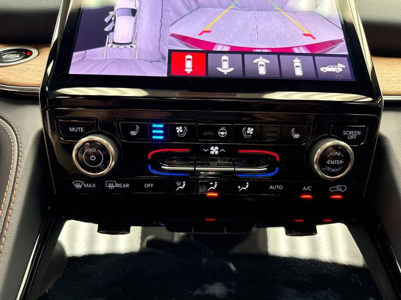 New 2025 Jeep Grand Cherokee L Summit Reserve 4x4Image 19