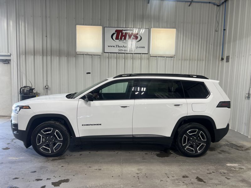 New 2026 Jeep Cherokee Laredo 4x4Image 12