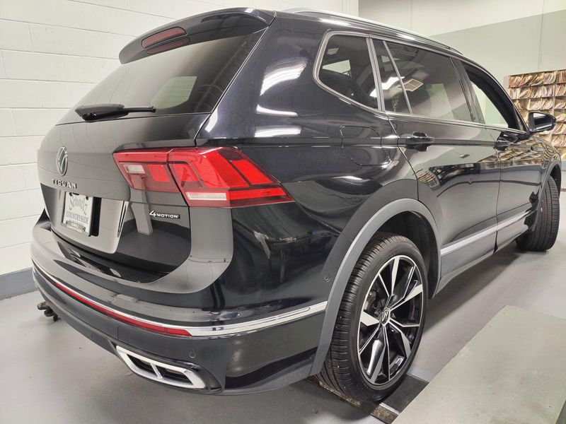 Used 2024 Volkswagen Tiguan AWD SEL R-Line w/Sunroof/NavImage 19