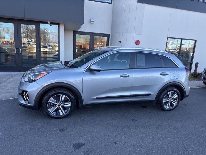 2022 Kia Niro LXSImage 1