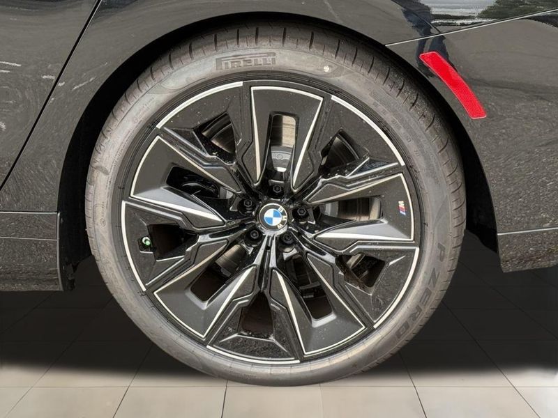 2025 BMW i7 eDrive50Image 16