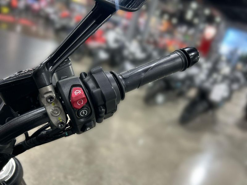 2024 Ducati DIAVEL V4 - DEMO Image 18