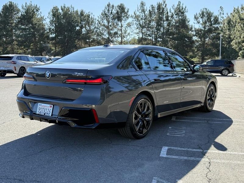 Used 2025 BMW 7 Series 740iImage 8