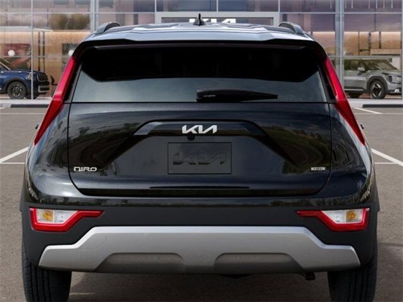 2025 Kia Niro LXImage 13