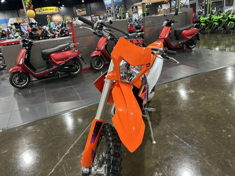 2024 KTM 500 XW-F  in a ORANGE exterior color. Del Amo Motorsports of Redondo Beach (424) 390-7811 delamomotorsports.com 