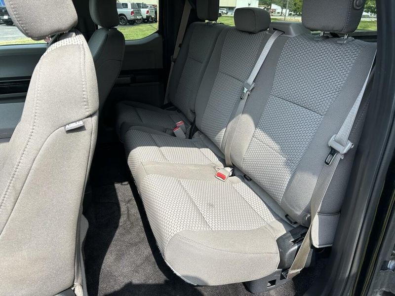 2017 Ford F-150 XLT photo 10