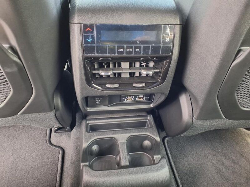 2025 Jeep Grand Cherokee Altitude photo 10