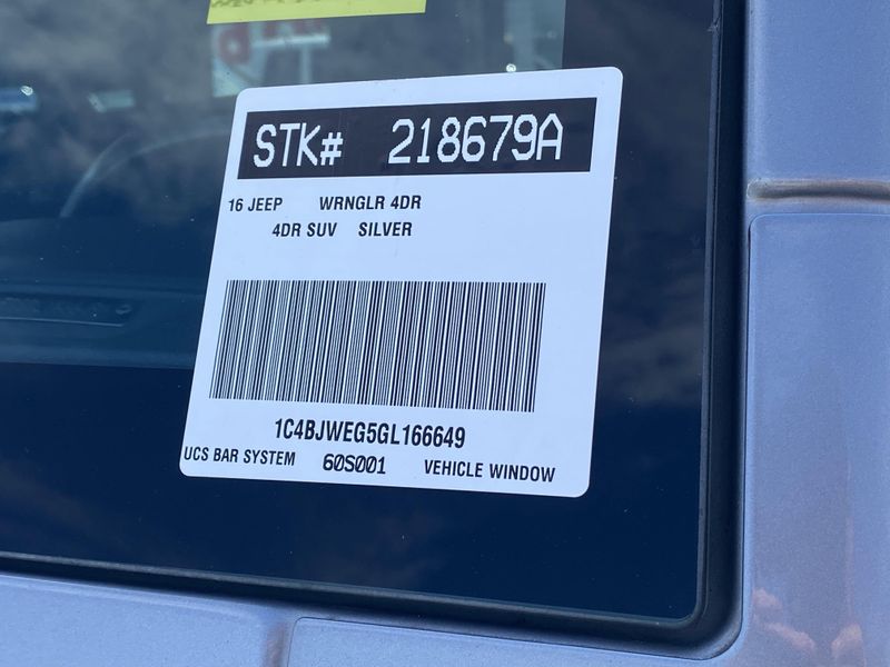Used 2016 Jeep Wrangler Unlimited SaharaImage 31