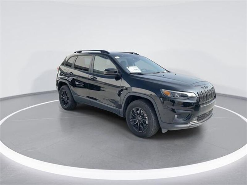 2023 Jeep Cherokee Altitude Lux 4x4Image 2