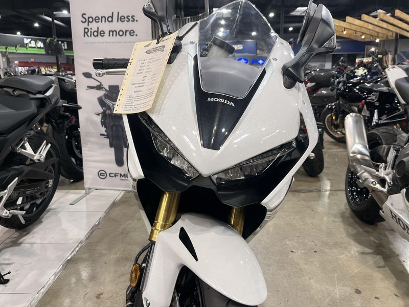 New 2026 Honda CBR1000RR Image 13