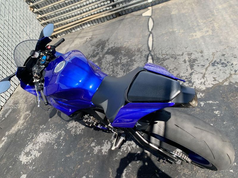 Used 2025 Yamaha YZF-R1 CA Image 22