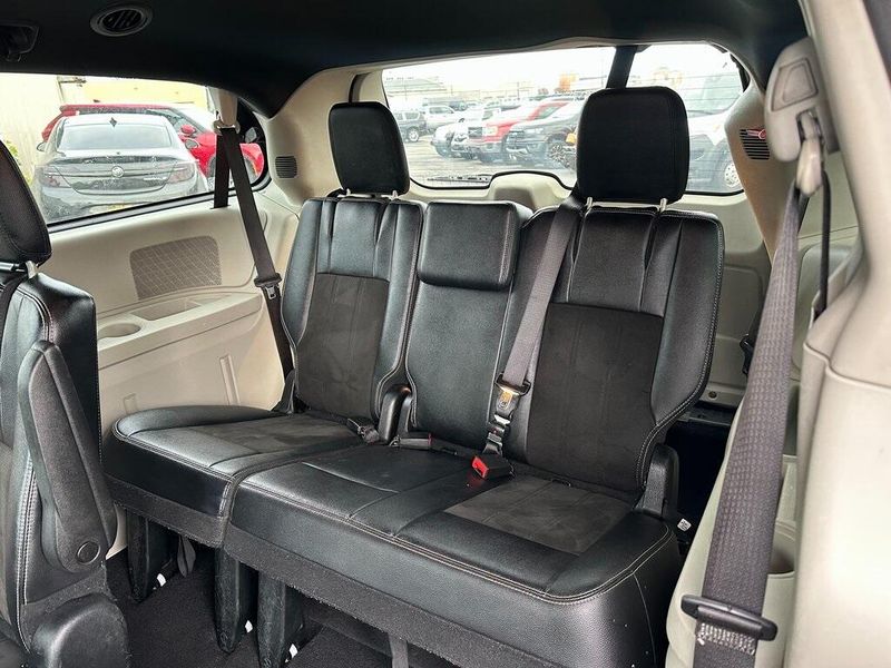 2019 Dodge Grand Caravan SXTImage 14