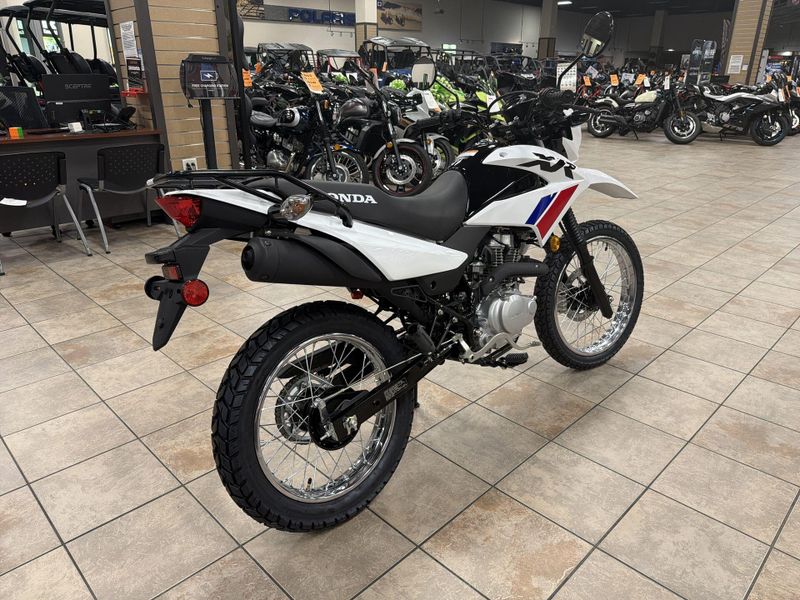 New 2025 Honda XR150L Image 17