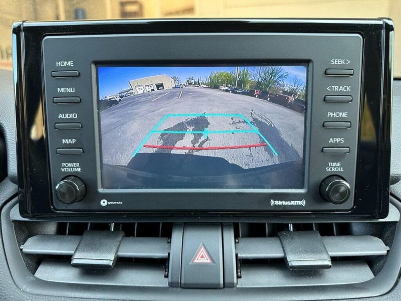 2021 Toyota RAV4 LEImage 5