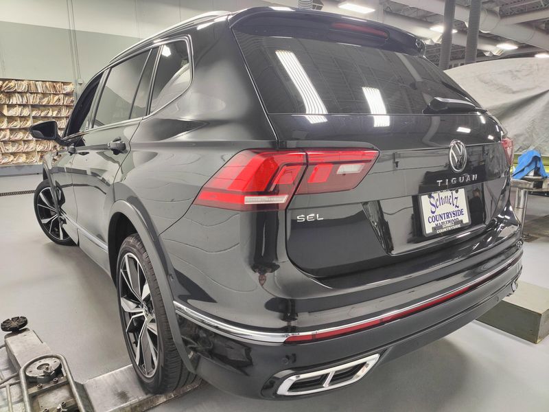 Used 2024 Volkswagen Tiguan AWD SEL R-Line w/Sunroof/NavImage 13